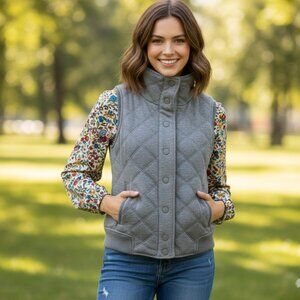 AEROPOSTALE Quilted Puffer Inner Zip and Snap Buttons Zip Pockets Vest Sz M
